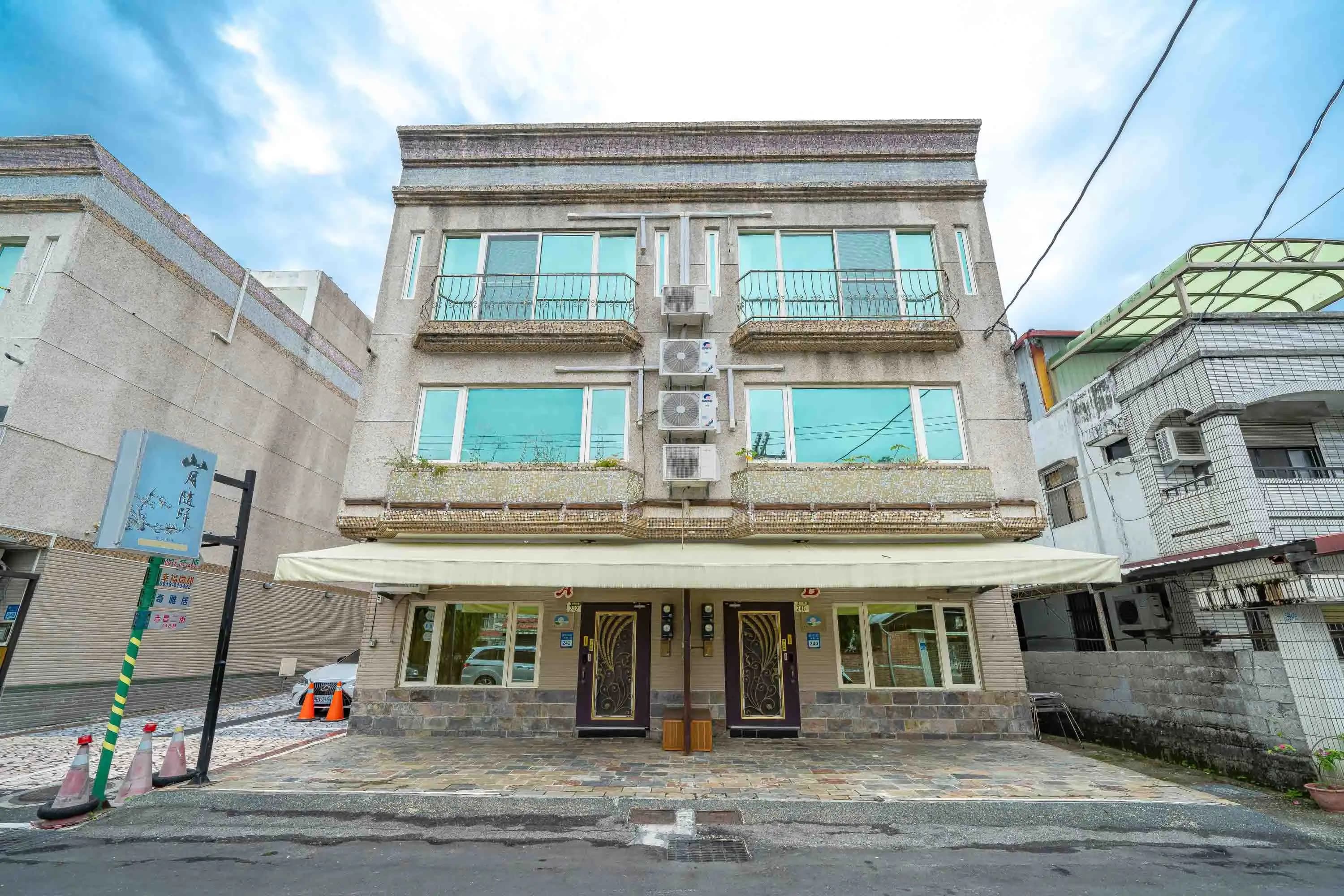 山月隨歸一館